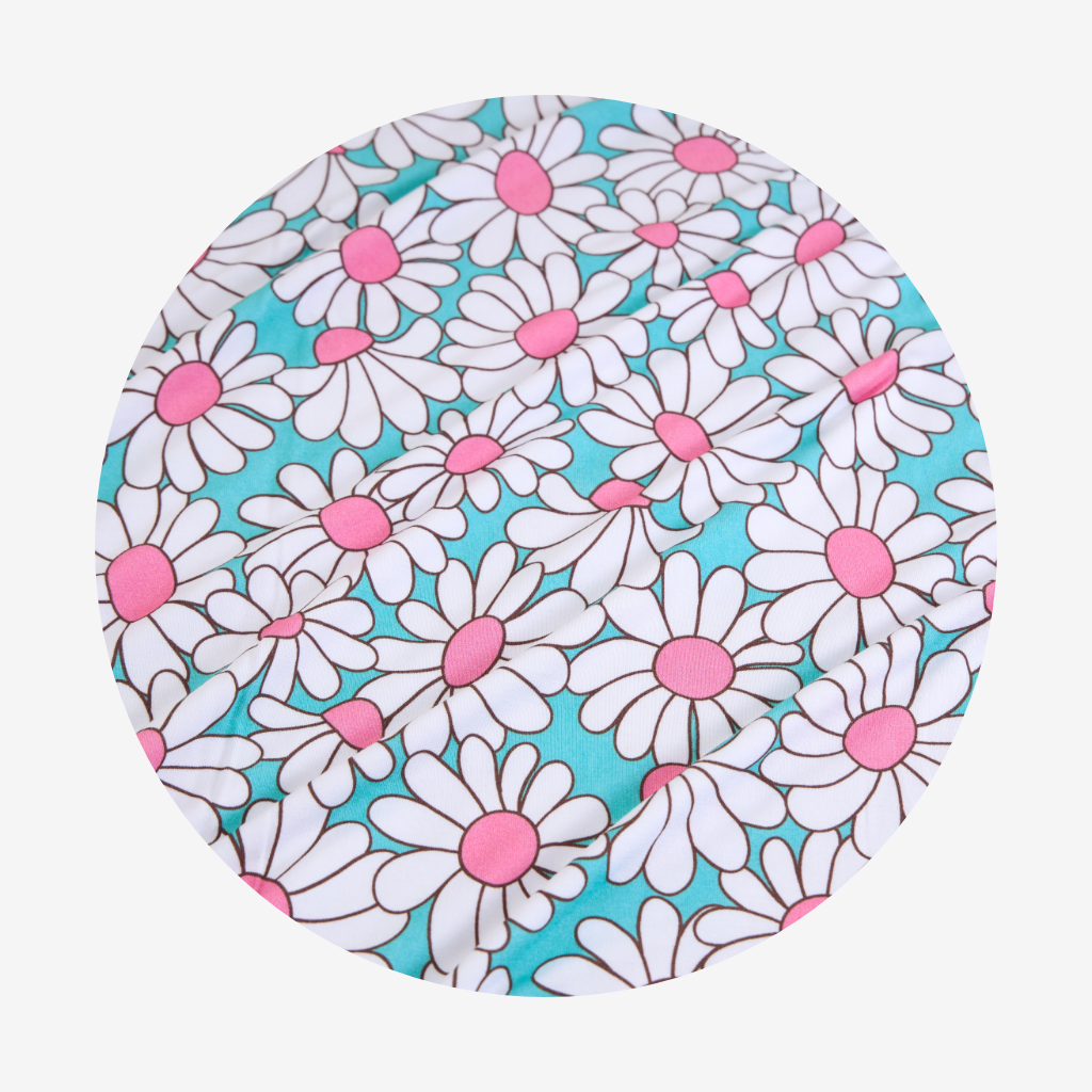 Retro Daisy & Amarena Ruffled Luxette Patoo® Blanket